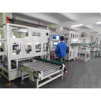 全自動電池包膜機，電池貼膜機